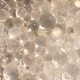 Imagen para el artículo titulado No tires tus bolsitas de desecante Silica Gel. Tienen muchos más usos de los que parece
